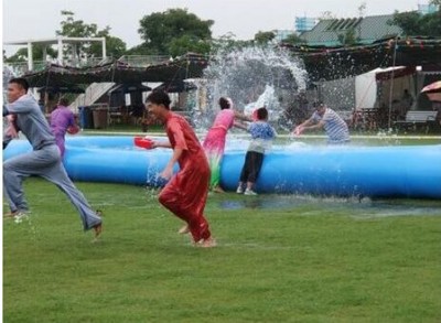 上海夏日泼水狂欢节开幕 驴妈妈成为票务总代理